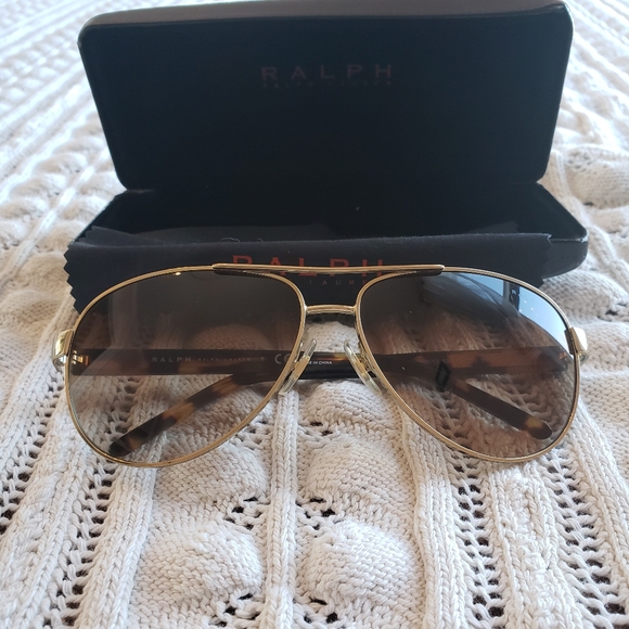 Ralph Lauren Accessories - Ralph Lauren Aviator sunglasses and case A31